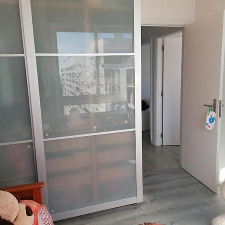 Apartamento Portela Lisbona Esterno foto