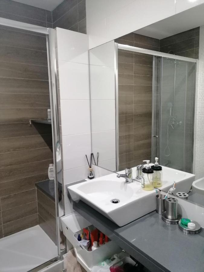 Apartamento Portela Lisbona Esterno foto
