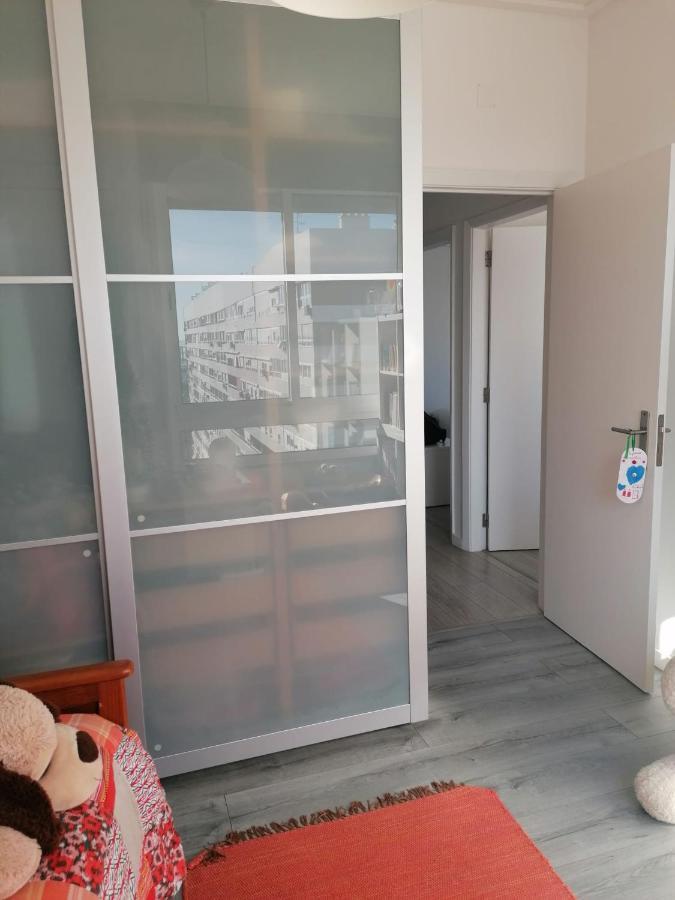 Apartamento Portela Lisbona Esterno foto